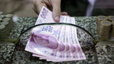 Bankalarda para yatırma ve çekme işlemlerinde zorunlu belge dönemi! Yanında bulunmayan işlem yapamayacak