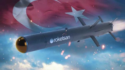 Hedefi dalış yaparak vuruyor: ROKETSAN'ın Karaok füzesi son test görüntüsüyle büyüledi