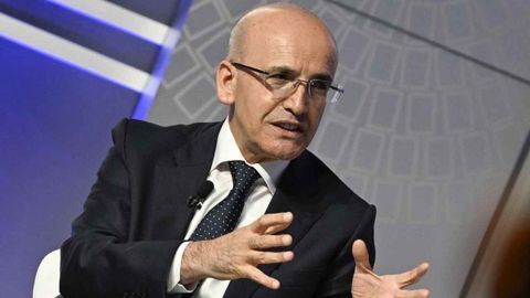 Bakan Şimşek'ten asgari ücret ve memur maaşı açıklaması: Çalışanları bundan sonra da enflasyona ezdirmeyeceğiz