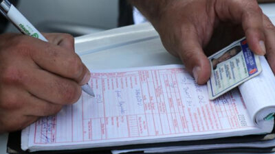 Trafik cezaları 2025’te zamlı olarak uygulanıyor. Eğer cezayı erken ödemeyi