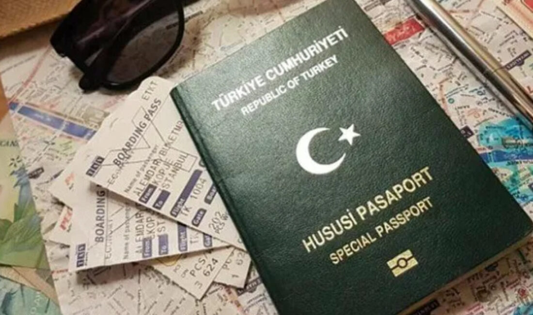 Yeşil pasaport fiyatlarında defter bedeli zamlandı. Memurlara ve ailelerine verilen,