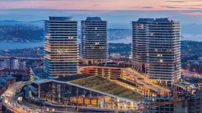 Zorlu Holding, İstanbul'un para basan alışveriş merkezini 55 milyar TL'ye