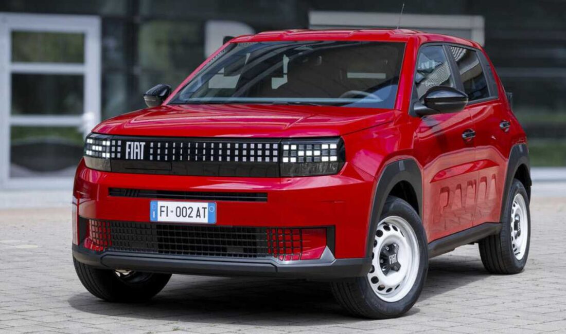 Fiat CEO’su Olivier François markanın ikonik modellerinden Grande Panda’nın 4X4