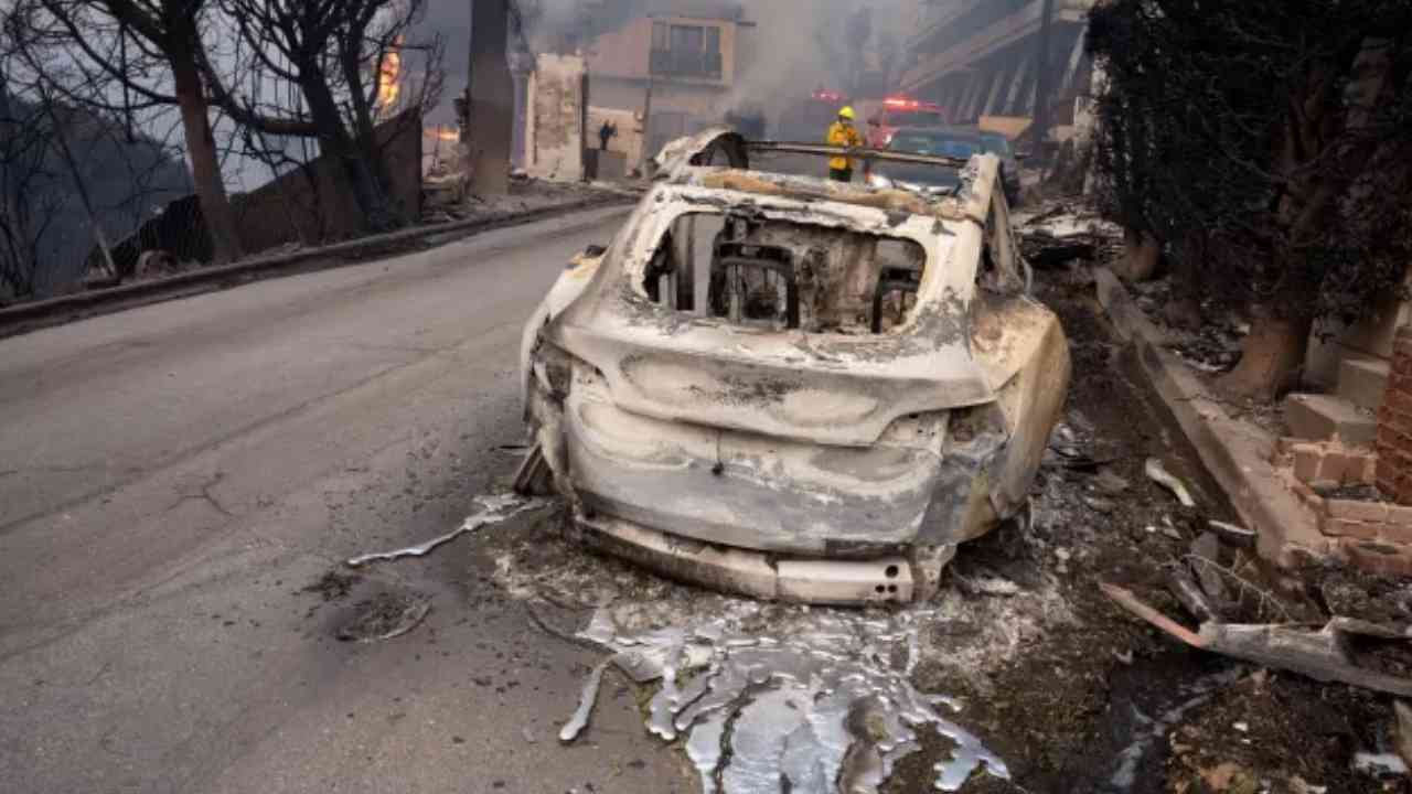 Los Angeles yangınları sonrası elektrikli otomobillere olan önyargı nüksetti. 