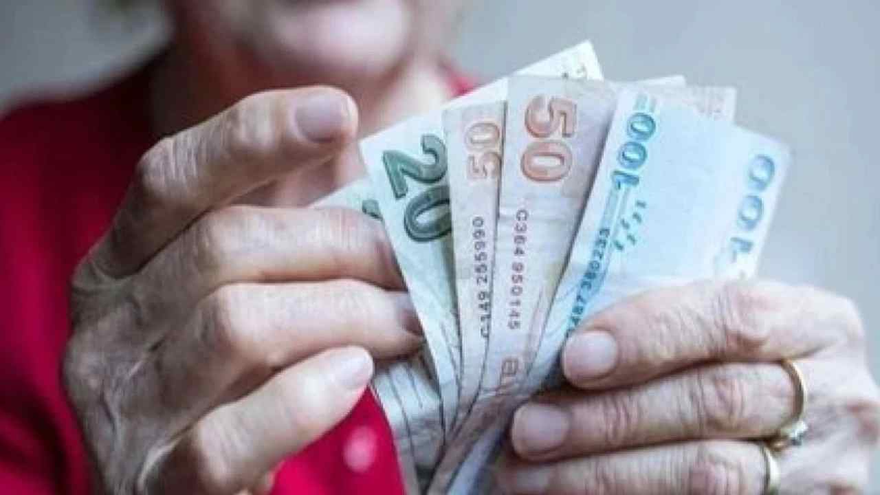 SGK düğmeye bastı çoğu kişiye tebligat gitmeye başladı! 600 bin kişinin emekliliği iptal edilebilir