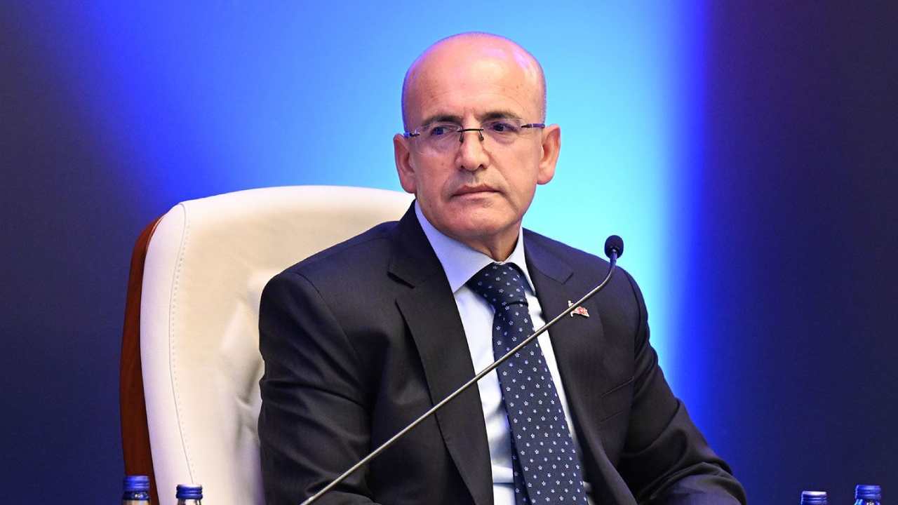 Bakan Şimşek: 2025'te enflasyonun 17 puan daha gerileyerek yüzde 27,1 olması bekleniyor