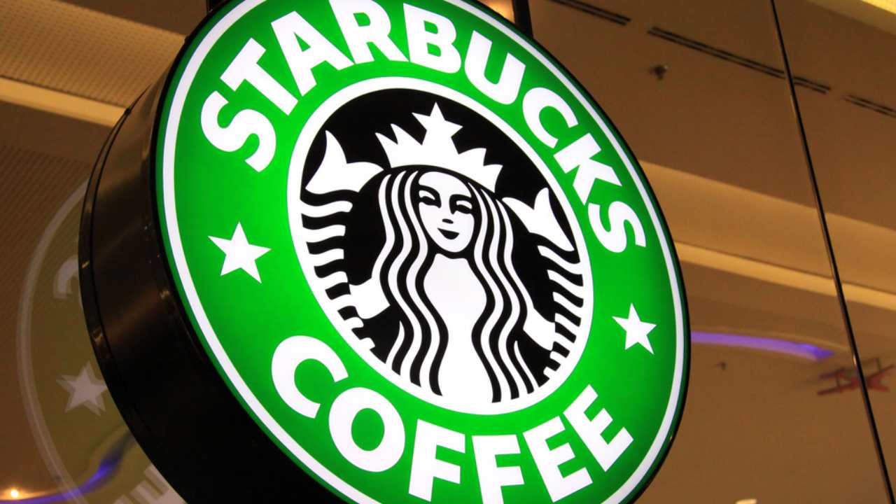 Starbucks'ta bir dönem sona erdi: Artık herkes oturamayacak