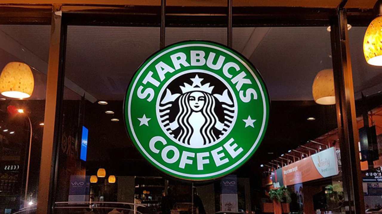 Dünyanın en büyük kahve zinciri Starbucks'ta açık kapı politikası sona