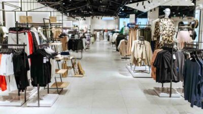 Tekstil sektöründe yaşanan global kriz dev şirketlerinde elini kolunu bağladı.