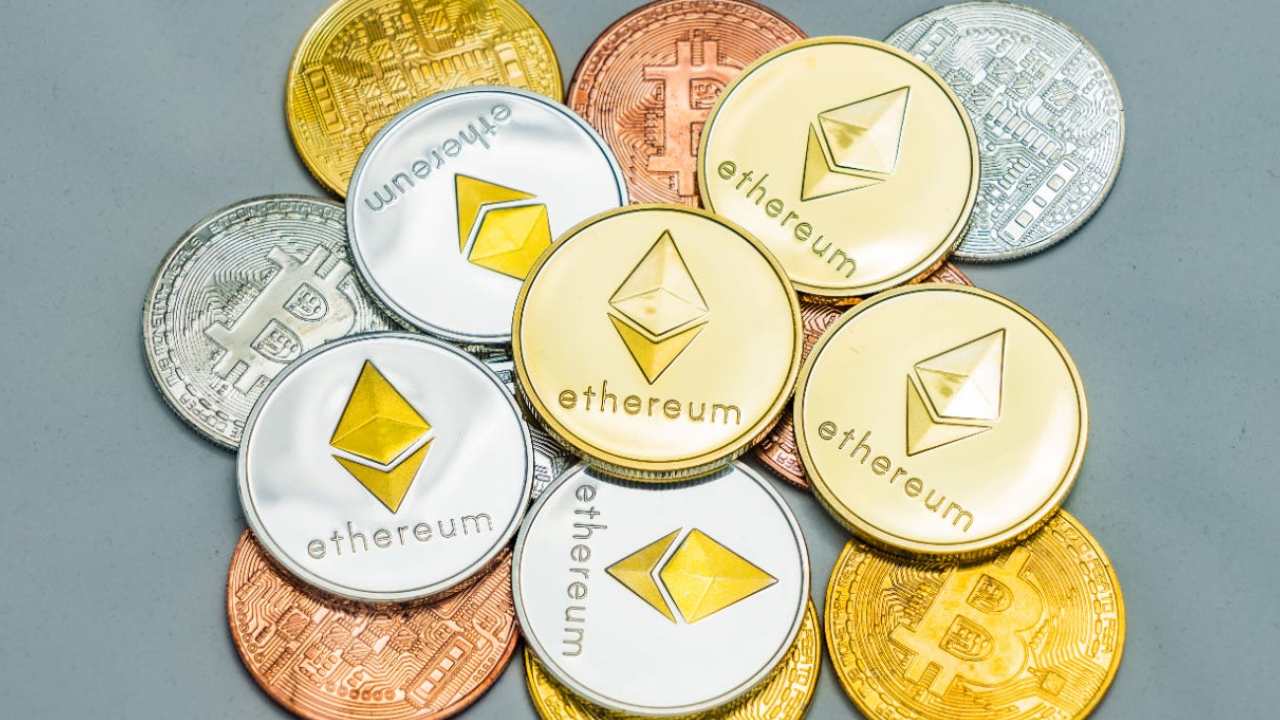 Tunç Şatıroğlu: Bitcoin iyi değil ama al sinyali gelen başka bir şey var... Dipten geldi!