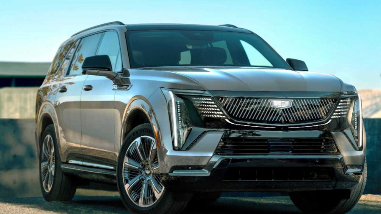 Escalade IQLin perdesi kalkti Ilk elektrikli Cadillac gorucuye cikti 1