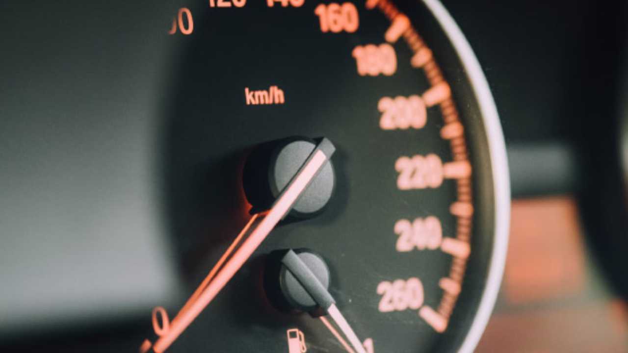 Otomobili yakıt cimrisi makine haline getiriyor ; Sadece bu 8 adımla istasyon yolunu unutun