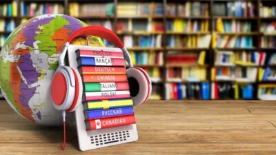 Günümüzde İngilizce öğrenmek artık sınıf ortamlarına ya da pahalı özel