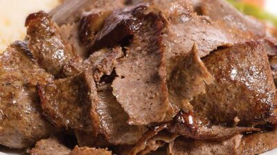 Bursa’da senelerdir hizmet veren ve döner ürünleriyle bilinen Yusuf Et