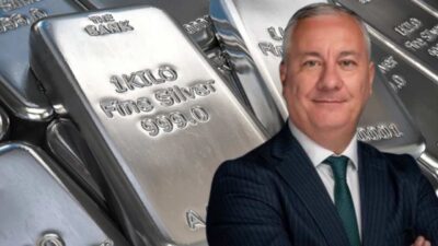 Tamam. Altın-gümüş rasyosu 104'lerden 99'ların altına gelmişti. Gümüş de yine